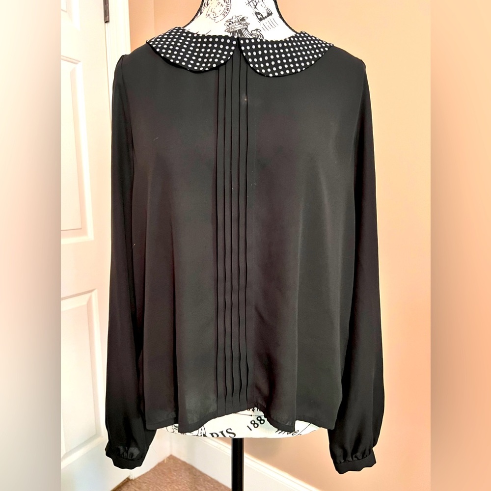 Black long sleeve silk shirt with white polka dot round collar